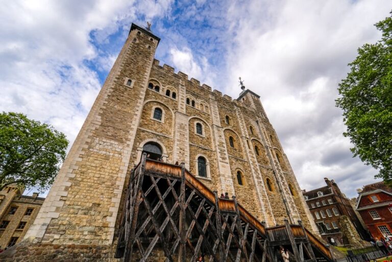 tower hill neighbourhood 1 768x513