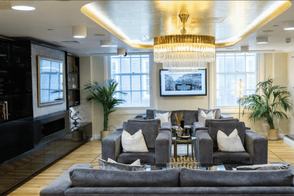 One Avenue North Row break out area 1024x683