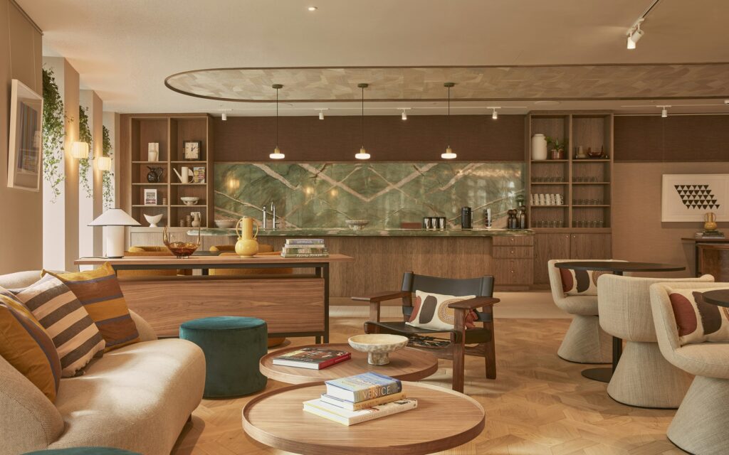 MYO Piccadilly workspace 1024x640