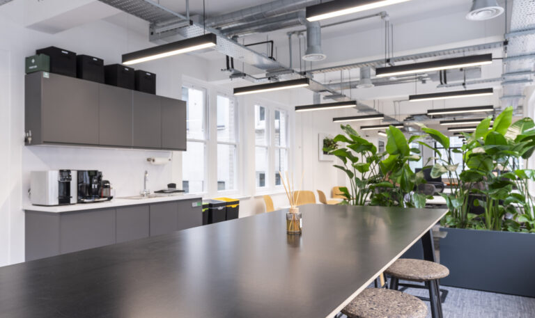 Mayfair Kitchen 768x457