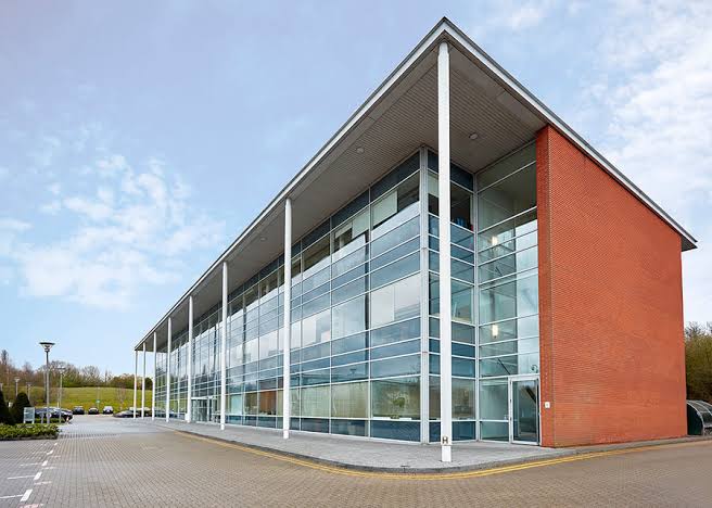 brentano elstree exterior